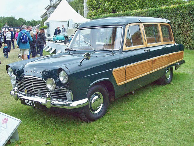 C&oacute; một sự thật bất ngờ l&agrave; Nữ ho&agrave;ng kh&ocirc;ng c&oacute; bằng l&aacute;i xe nhưng bộ sưu tập xe hơi của b&agrave; khiến nhiều người phải cho&aacute;ng ngợp - Ảnh 17.