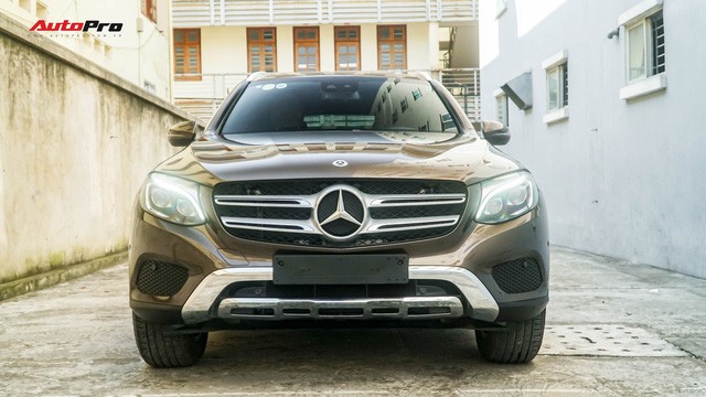 Đại gia Hà thành bỏ gần 300 triệu chỉ để trải nghiệm Mercedes-Benz GLC màu hiếm - Ảnh 1.