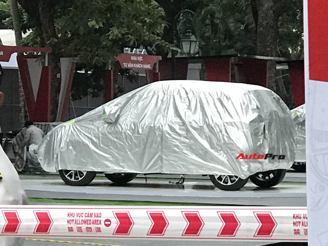 Dàn ô tô VinFast có mặt tại công viên Thống Nhất, sẵn sàng cho sự kiện ra mắt - Ảnh 9.
