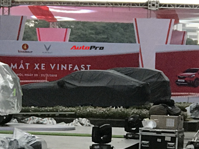 Dàn ô tô VinFast có mặt tại công viên Thống Nhất, sẵn sàng cho sự kiện ra mắt - Ảnh 10.