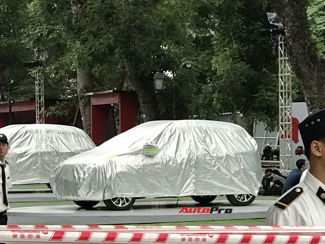 Dàn ô tô VinFast có mặt tại công viên Thống Nhất, sẵn sàng cho sự kiện ra mắt - Ảnh 11.
