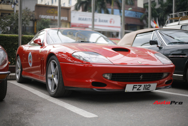 Soi chi tiết bộ đôi siêu xe Ferrari hàng hiếm cùng dàn xe cổ độc đáo tại Hà Nội - Ảnh 5.