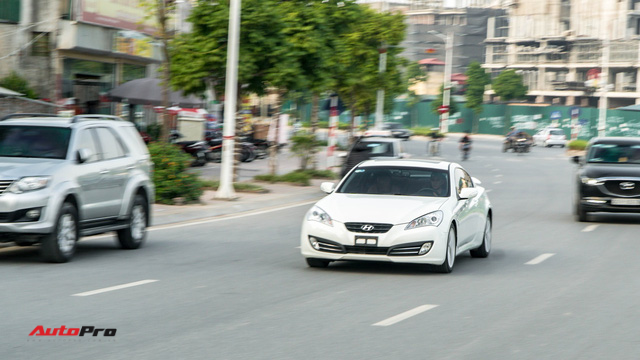 Trải nghiệm nhanh Hyundai Genesis 2011 - Xe thể thao bình dân có giá Toyota Vios - Ảnh 15.