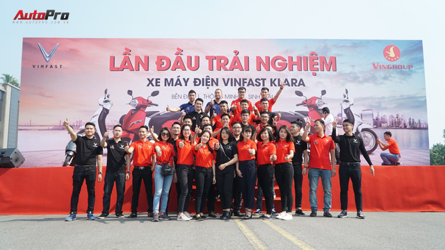 Loạt xe máy điện thông minh VinFast chạy thử tại Hà Nội ngay sau khi ra mắt - Ảnh 14.