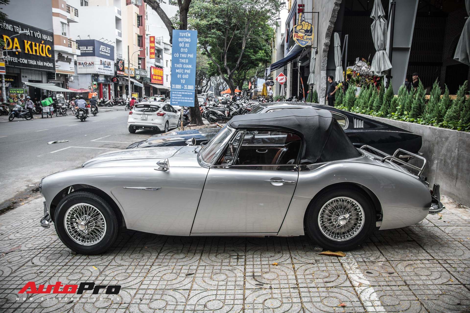 Rare Austin-Healey 3000 Mk II 55-year-old of Saigon car enthusiasts - Photo 10. Rare Austin-Healey 3000 Mk II 55-year-old of Saigon car enthusiasts - Photo 10.