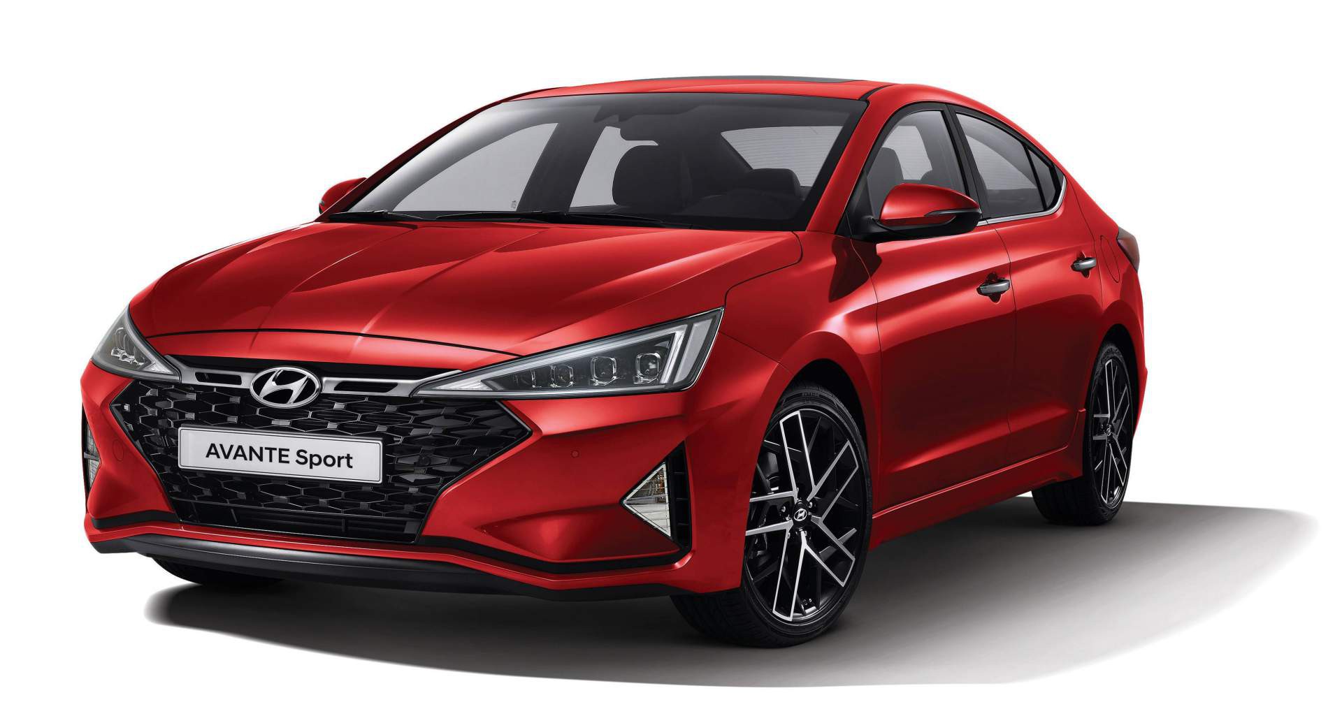 Hyundai Elantra bản Sport 2019 có gì khác biệt so với bản thường