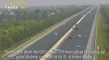  Hình ảnh chiếc xe ô tô gây bức xúc nhất trên cao tốc Hà Nội - Hải Phòng chiều qua - Ảnh 3.