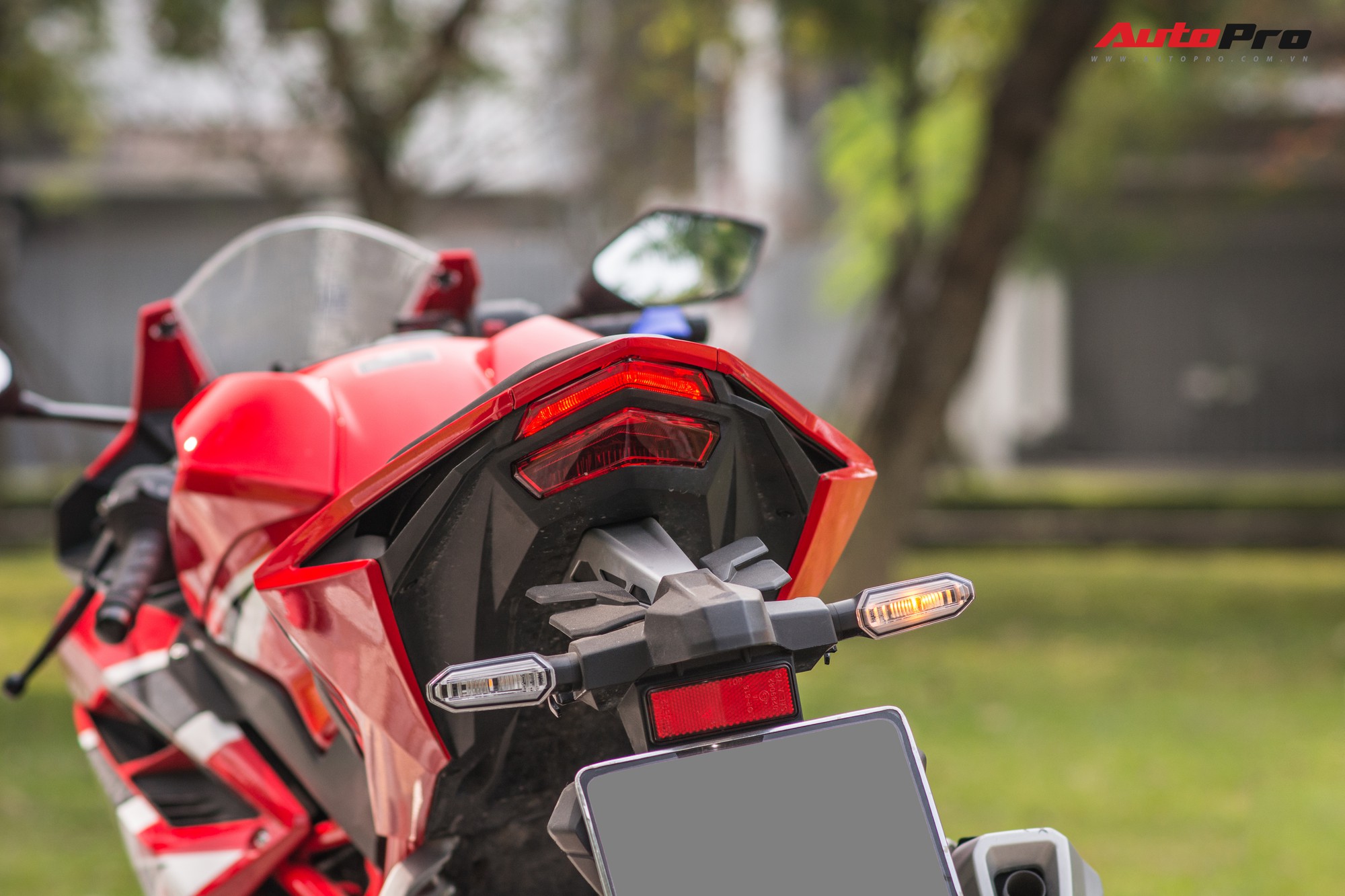 Đ&aacute;nh gi&aacute; Honda CBR250RR: Xe tốt nhưng chưa hẳn l&agrave; lựa chọn của số đ&ocirc;ng - Ảnh 8.
