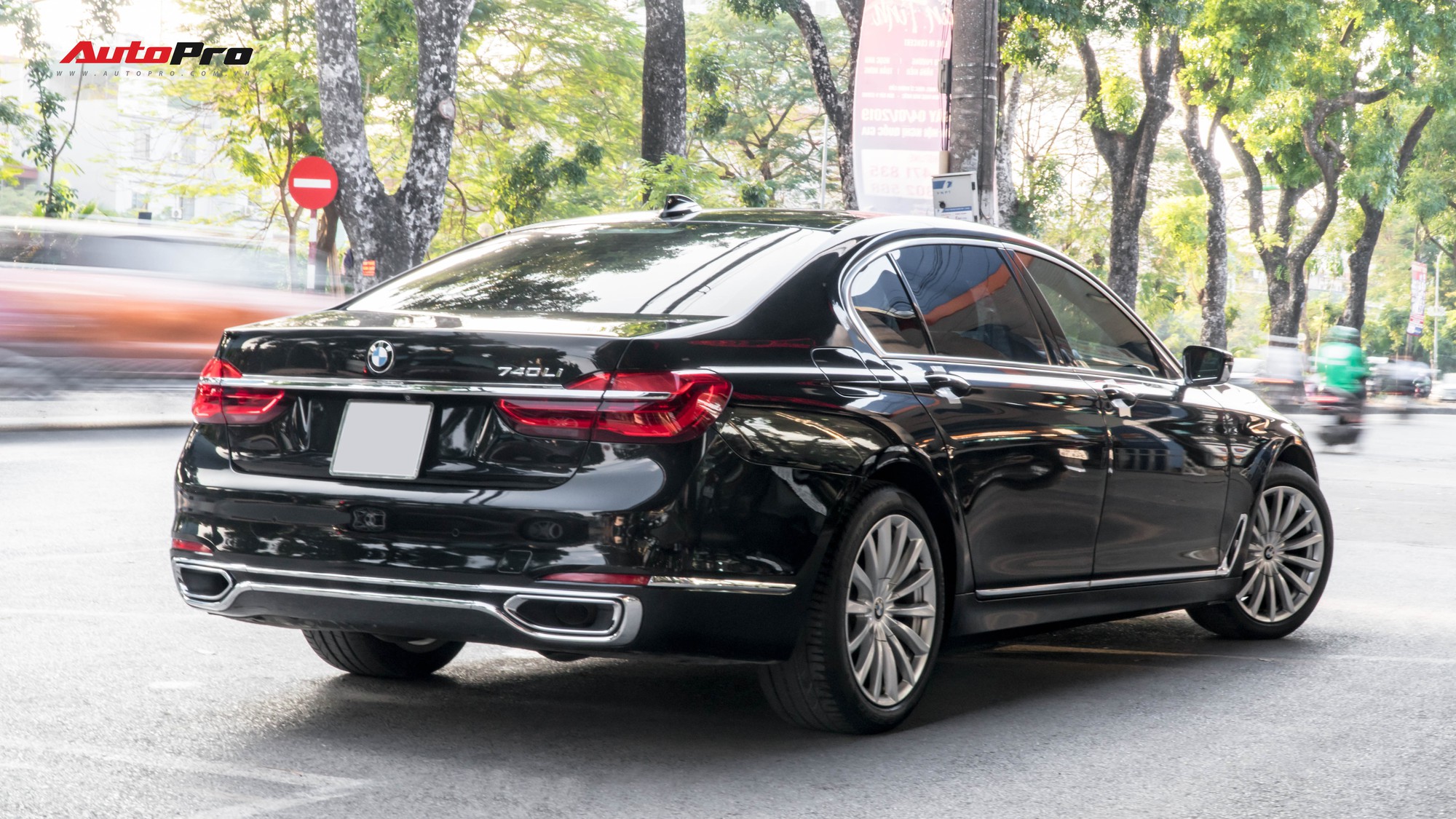 2016 BMW 740Li REVIEW  Sensational Turbo Six Questions The Value Of A Vee