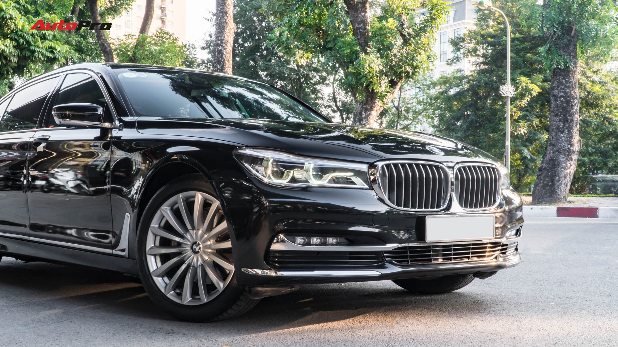 2016 BMW 740Li REVIEW  Sensational Turbo Six Questions The Value Of A Vee
