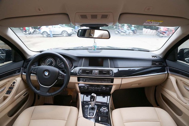 BMW 520i - Audi A6 2016: đi chưa đến 20.000km, xe nào giữ giá hơn? - Ảnh 10.