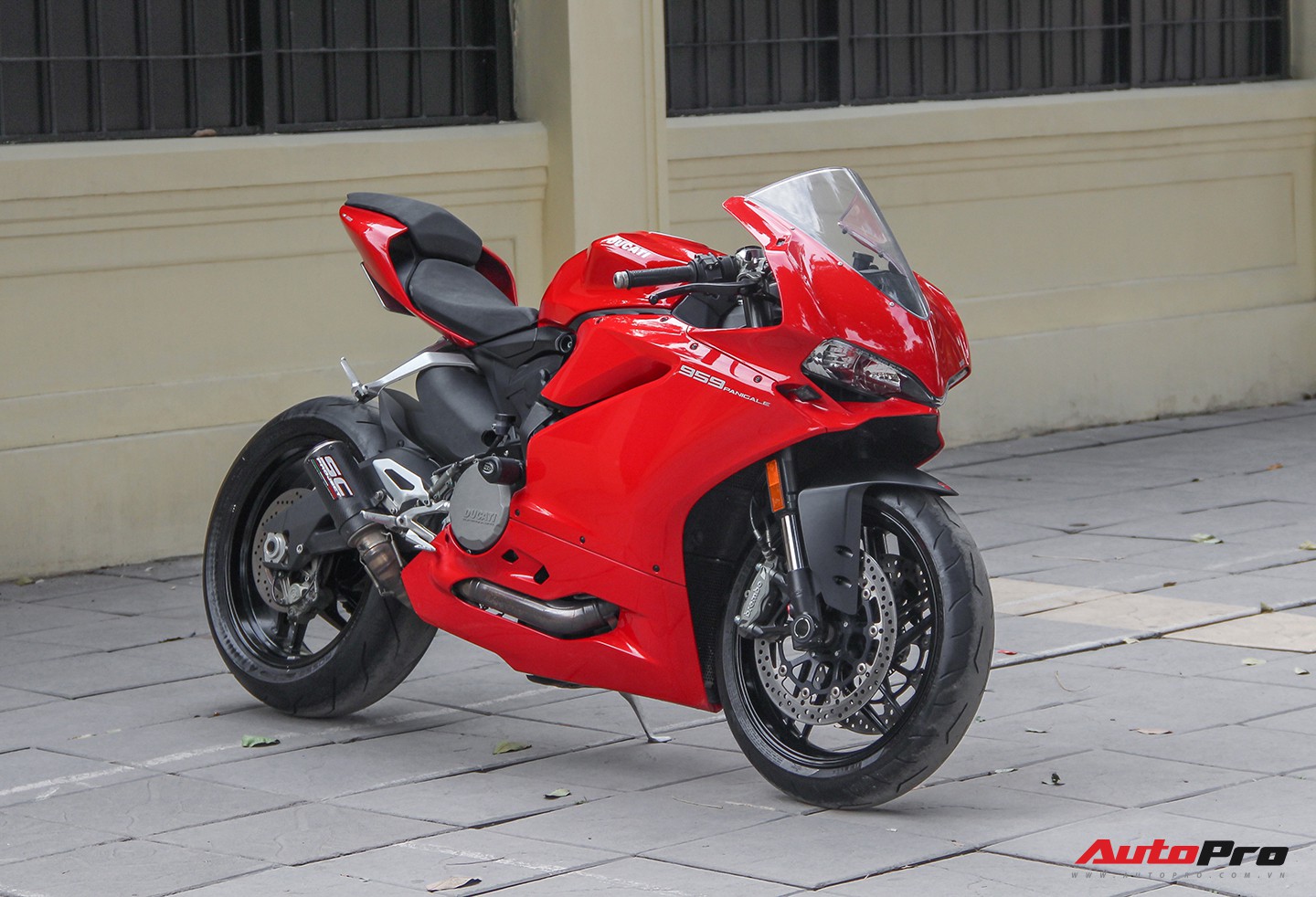 Hình ảnh các hot girl bên siêu moto Ducati nóng bỏng