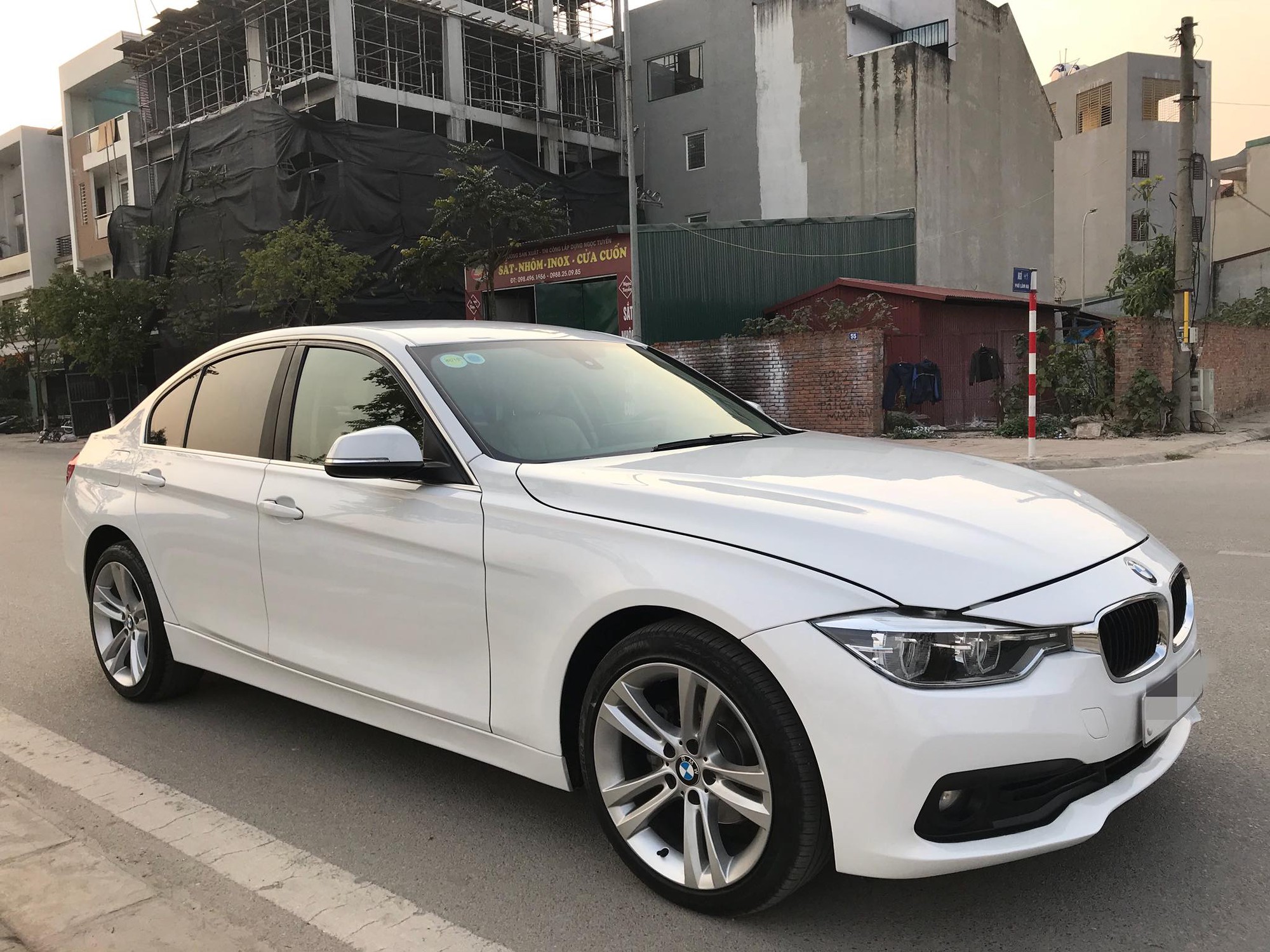 BMW 320i phiên bản 100 năm tại Việt Nam giá 1658 tỷ đồng