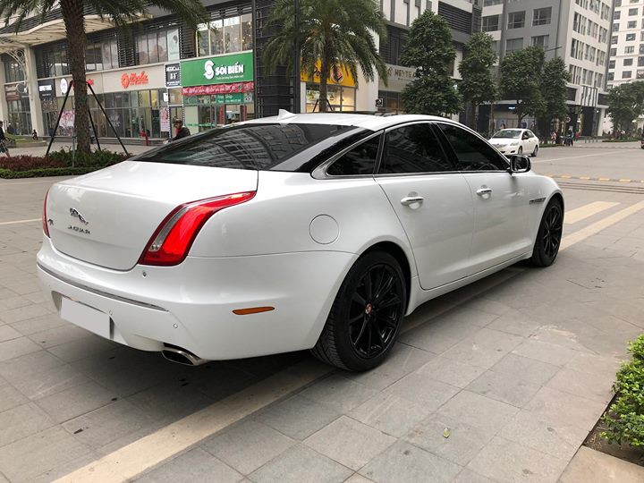 Bảng giá xe Jaguar 2023 mới nhất tại Việt Nam42023