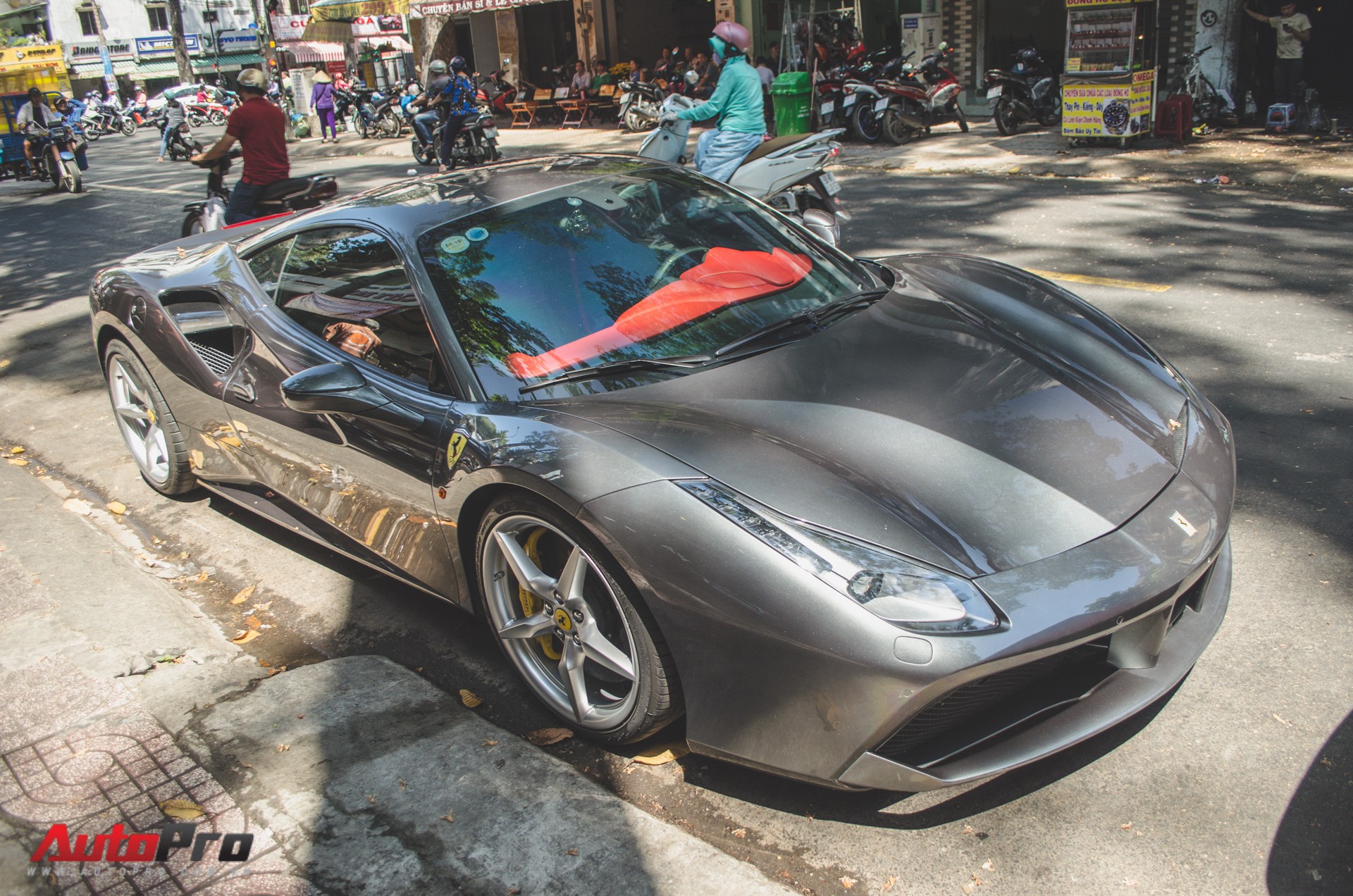 Đâu là mẫu siêu xe Ferrari bán chạy nhất tại Việt Nam?