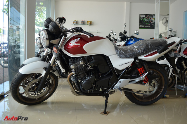 Chi tiết Honda CB400 Super Four bản đặc biệt tại Việt Nam, giá gần 400 triệu đồng - Ảnh 3. Chi tiết Honda CB400 Super Four bản đặc biệt tại Việt Nam, giá gần 400 triệu đồng - Ảnh 3.