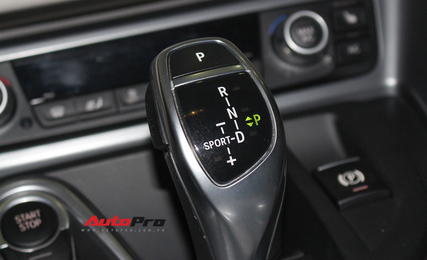 BMW i8 dán decal chrome bạc độc nhất Việt Nam rao bán lại giá 3,9 tỷ đồng - Ảnh 18. BMW i8 dán decal chrome bạc độc nhất Việt Nam rao bán lại giá 3,9 tỷ đồng - Ảnh 18.