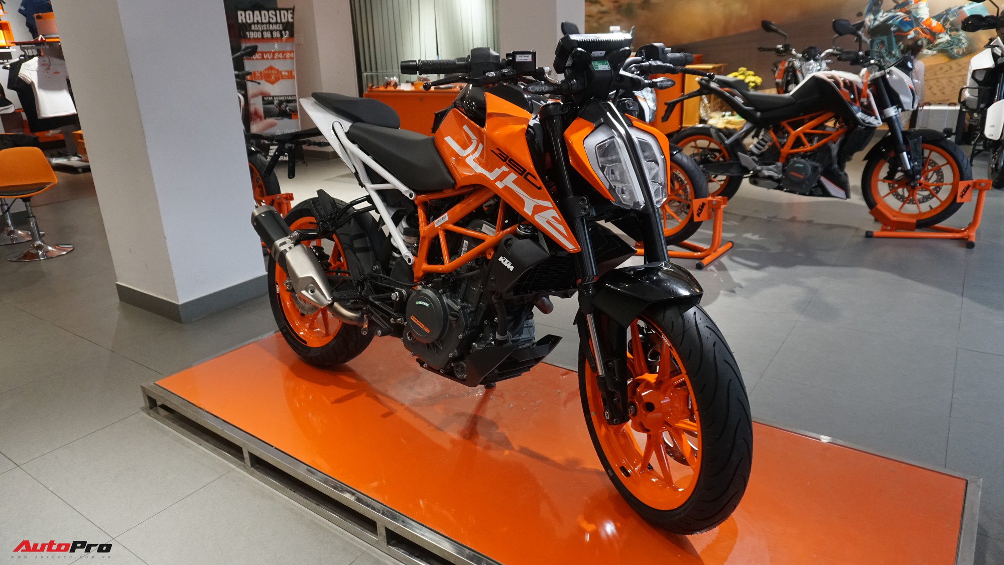 2018 KTM 390 Duke MD Ride Review  MotorcycleDailycom  Motorcycle News  Editorials Product Reviews and Bike Reviews