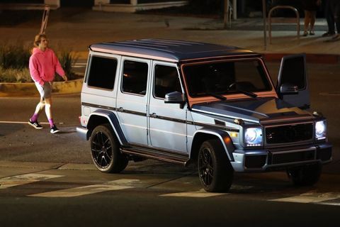 Mercedes-AMG G63 của ca sĩ Justin Bieber bị Range Rover Velar đâm từ phía sau - Ảnh 1.