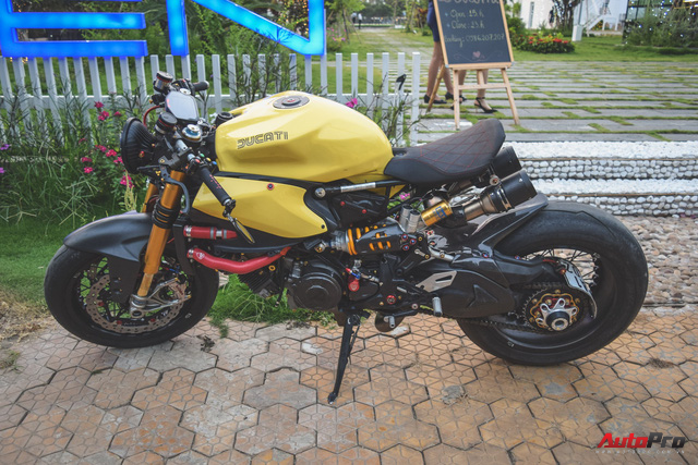 Chủ xe Ferrari 458 Italia độ Liberty Walk mua lại Ducati Panigale 1199 S độ Cafe Racer độc nhất Việt Nam - Ảnh 1. Chủ xe Ferrari 458 Italia độ Liberty Walk mua lại Ducati Panigale 1199 S độ Cafe Racer độc nhất Việt Nam - Ảnh 1.