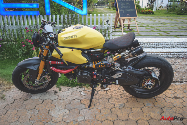 Chủ xe Ferrari 458 Italia độ Liberty Walk mua lại Ducati Panigale 1199 S độ Cafe Racer độc nhất Việt Nam - Ảnh 1.