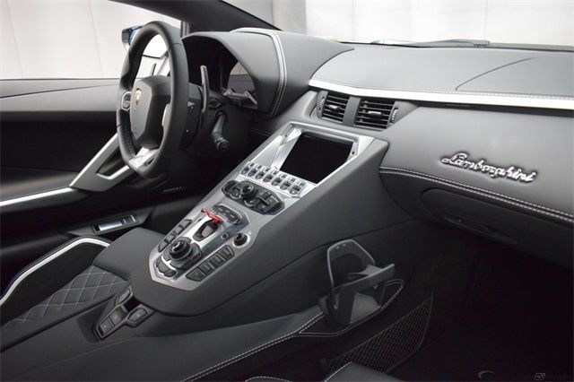 Gia Lai Team bổ sung một “siêu bò” Lamborghini Aventador S - Ảnh 8.