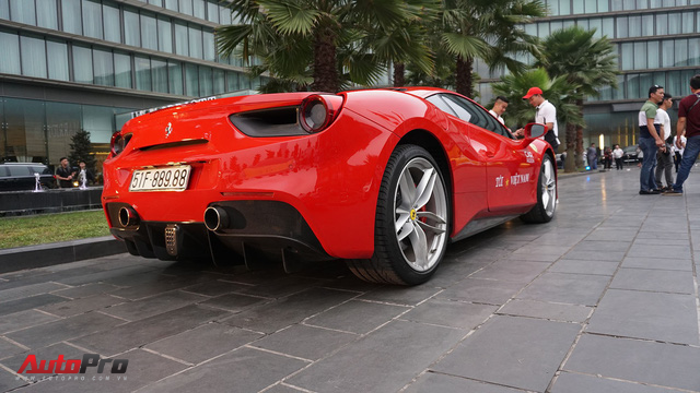 Siêu xe Ferrari 488 GTB của ca sĩ Tuấn Hưng hoàn thiện bước chăm sóc cuối để gia nhập hành trình siêu xe - Ảnh 5. Siêu xe Ferrari 488 GTB của ca sĩ Tuấn Hưng hoàn thiện bước chăm sóc cuối để gia nhập hành trình siêu xe - Ảnh 5.