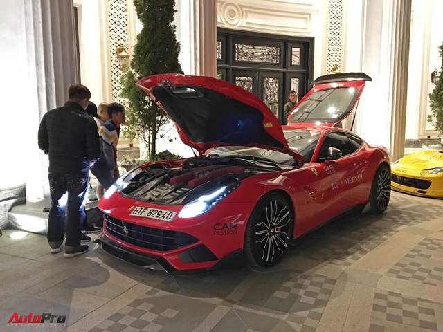 Ca sĩ Tuấn Hưng chăm sóc siêu xe Ferrari 488 GTB trong đêm trước ngày từ Sapa về Hà Nội - Ảnh 6. Ca sĩ Tuấn Hưng chăm sóc siêu xe Ferrari 488 GTB trong đêm trước ngày từ Sapa về Hà Nội - Ảnh 6.