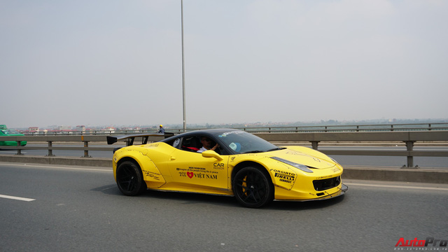 Sau Porsche GT3 RS, Cường Đô-la tiếp tục trổ tài drift Ferrari 458 Liberty Walk - Ảnh 3.
