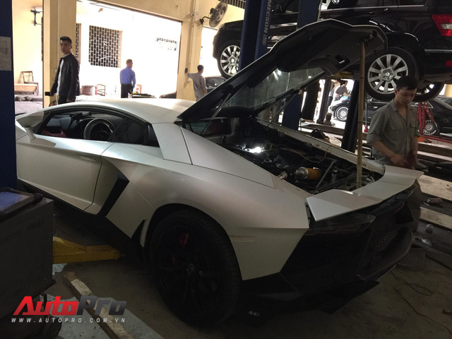 Lamborghini Aventador độ bodykit bản đặc biệt bất ngờ xuất hiện tại Hà Nội - Ảnh 5.
