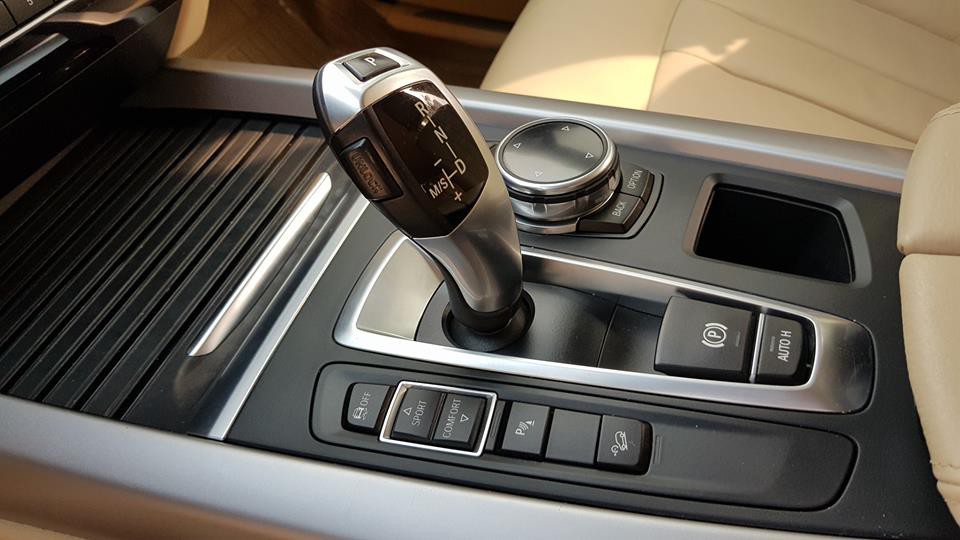 BMW X5 đi 4 năm khấu hao bằng một chiếc BMW 320i mới của THACO phân phối - Ảnh 10. BMW X5 đi 4 năm khấu hao bằng một chiếc BMW 320i mới của THACO phân phối - Ảnh 10.
