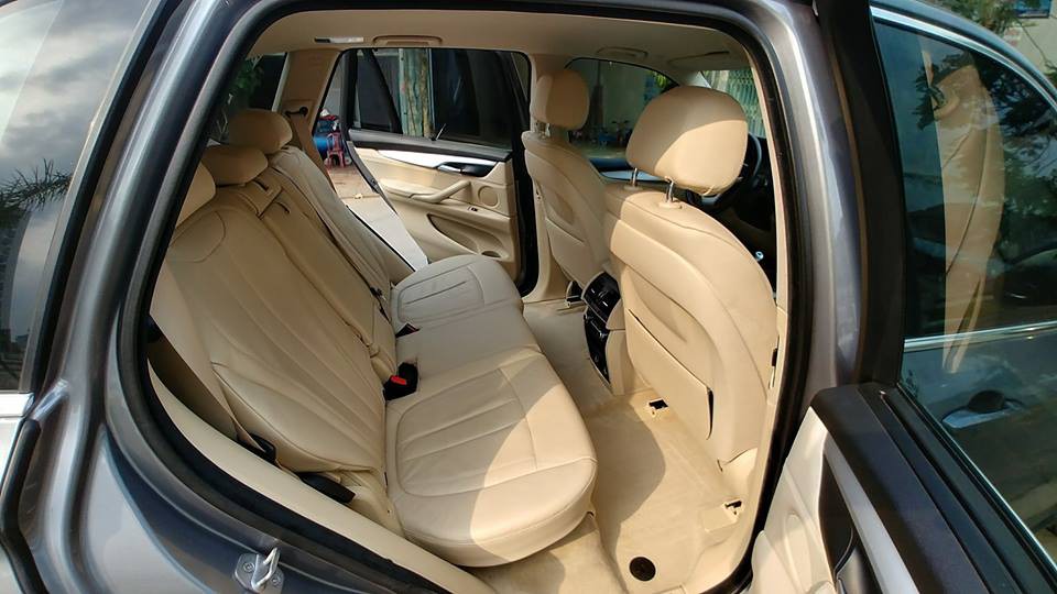 BMW X5 đi 4 năm khấu hao bằng một chiếc BMW 320i mới của THACO phân phối - Ảnh 8. BMW X5 đi 4 năm khấu hao bằng một chiếc BMW 320i mới của THACO phân phối - Ảnh 8.