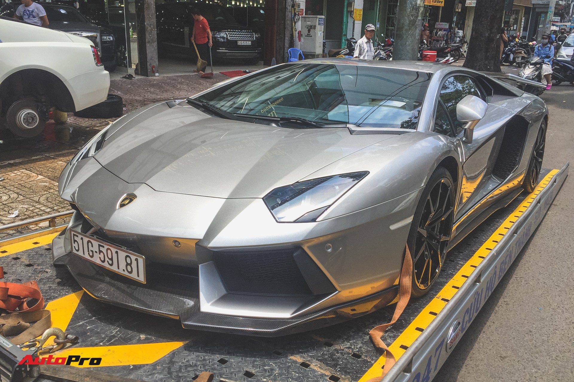 Ông chủ cafe Trung Nguyên tậu Lamborghini Aventador DMC độc nhất Việt Nam