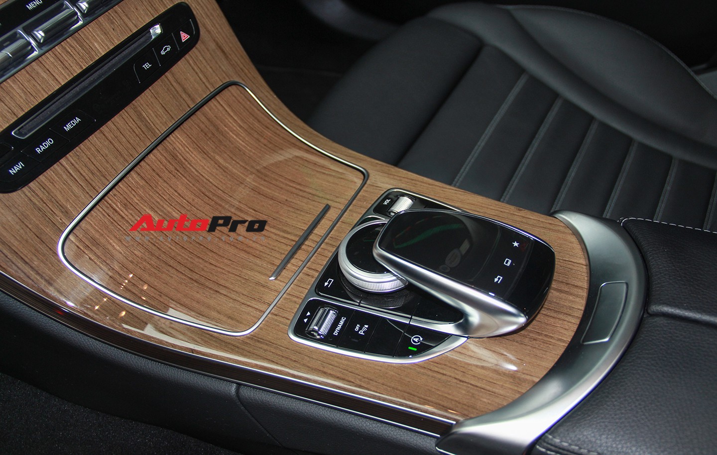 Mercedes-Benz C250 Exclusive 2016 lăn b&aacute;nh hơn 13.000 km được định gi&aacute; 1,43 tỷ đồng - Ảnh 15.