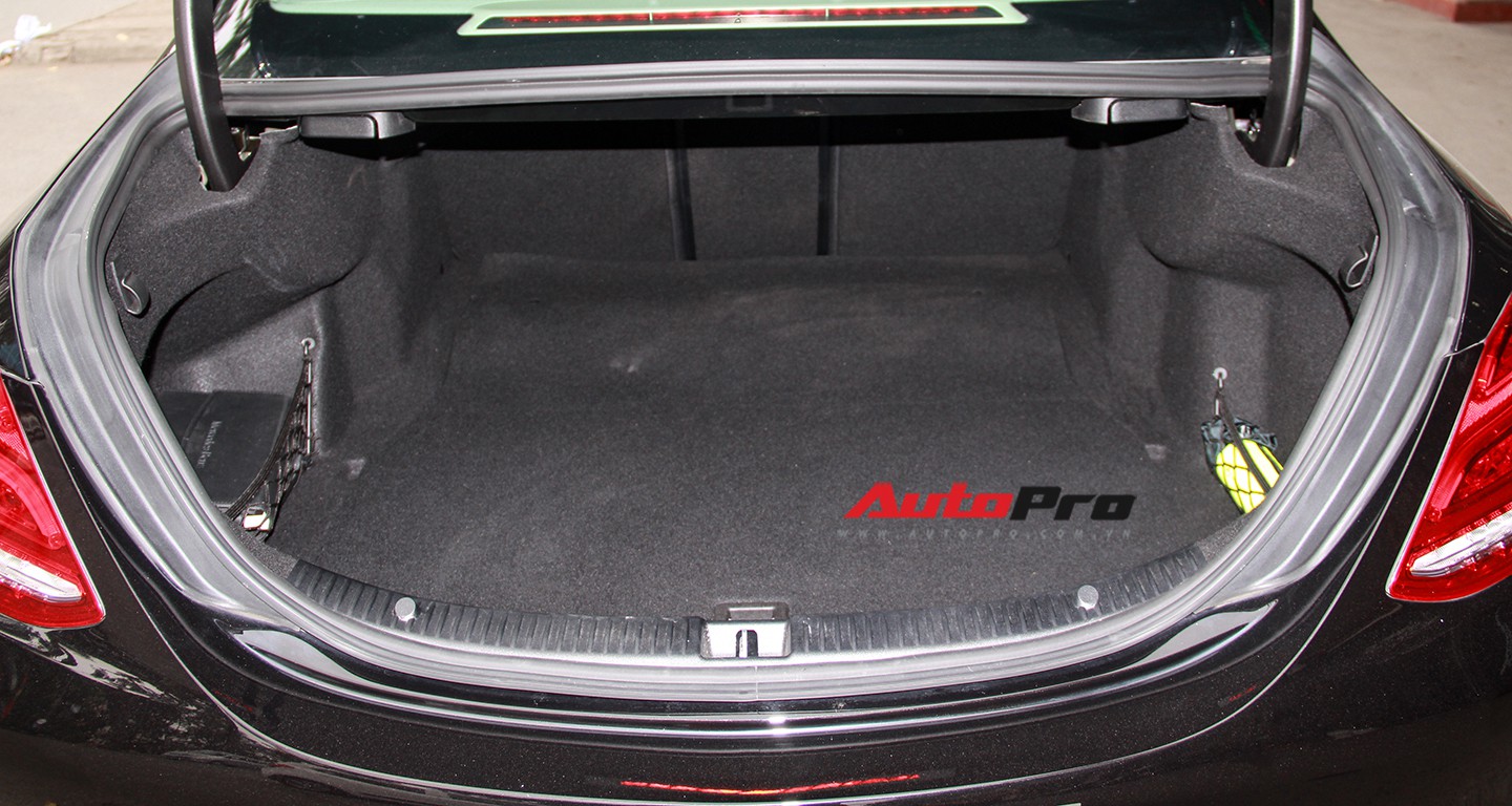 Mercedes-Benz C250 Exclusive 2016 lăn b&aacute;nh hơn 13.000 km được định gi&aacute; 1,43 tỷ đồng - Ảnh 22.