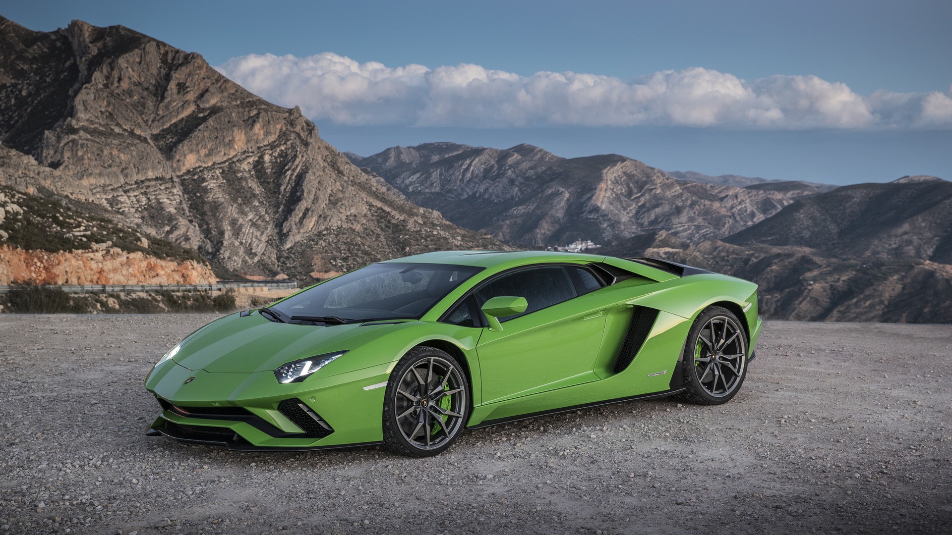 4 điều khiến Lamborghini Aventador S trở nên đặc biệt