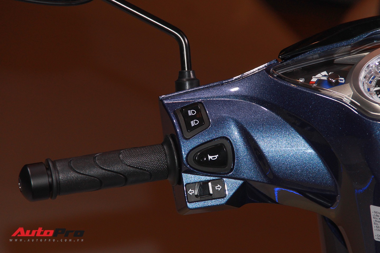 Chi tiết Honda Future 2018 gi&aacute; từ 30,2 triệu, xe số đầu ti&ecirc;n trang bị đ&egrave;n pha LED tại Việt Nam - Ảnh 19.