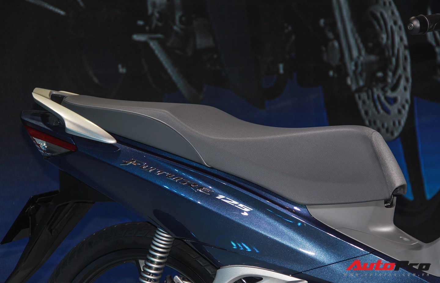 Chi tiết Honda Future 2018 gi&aacute; từ 30,2 triệu, xe số đầu ti&ecirc;n trang bị đ&egrave;n pha LED tại Việt Nam - Ảnh 20.