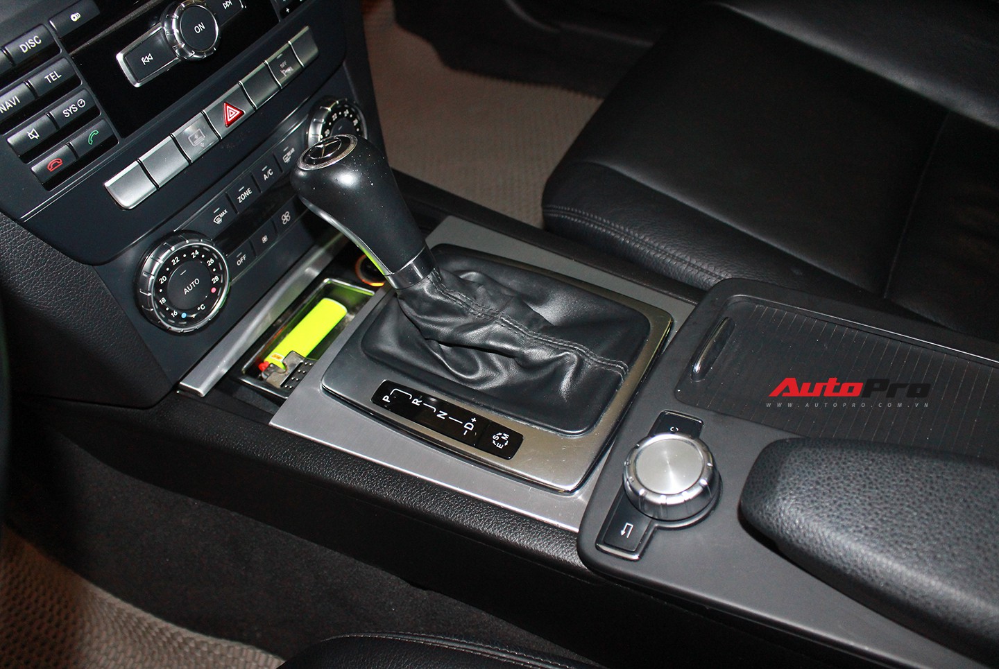 Mercedes-Benz C300 AMG 2010 đi hơn 100.000km rao bán lại giá gần 700 triệu đồng - Ảnh 17. Mercedes-Benz C300 AMG 2010 đi hơn 100.000km rao bán lại giá gần 700 triệu đồng - Ảnh 17.