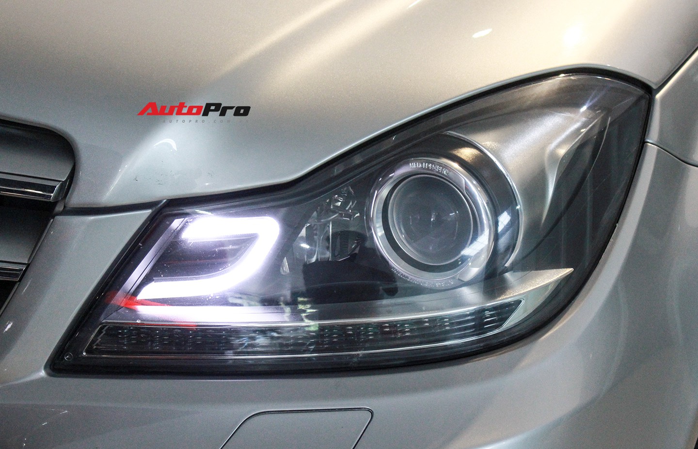 Mercedes-Benz C300 AMG 2010 đi hơn 100.000km rao bán lại giá gần 700 triệu đồng - Ảnh 4. Mercedes-Benz C300 AMG 2010 đi hơn 100.000km rao bán lại giá gần 700 triệu đồng - Ảnh 4.