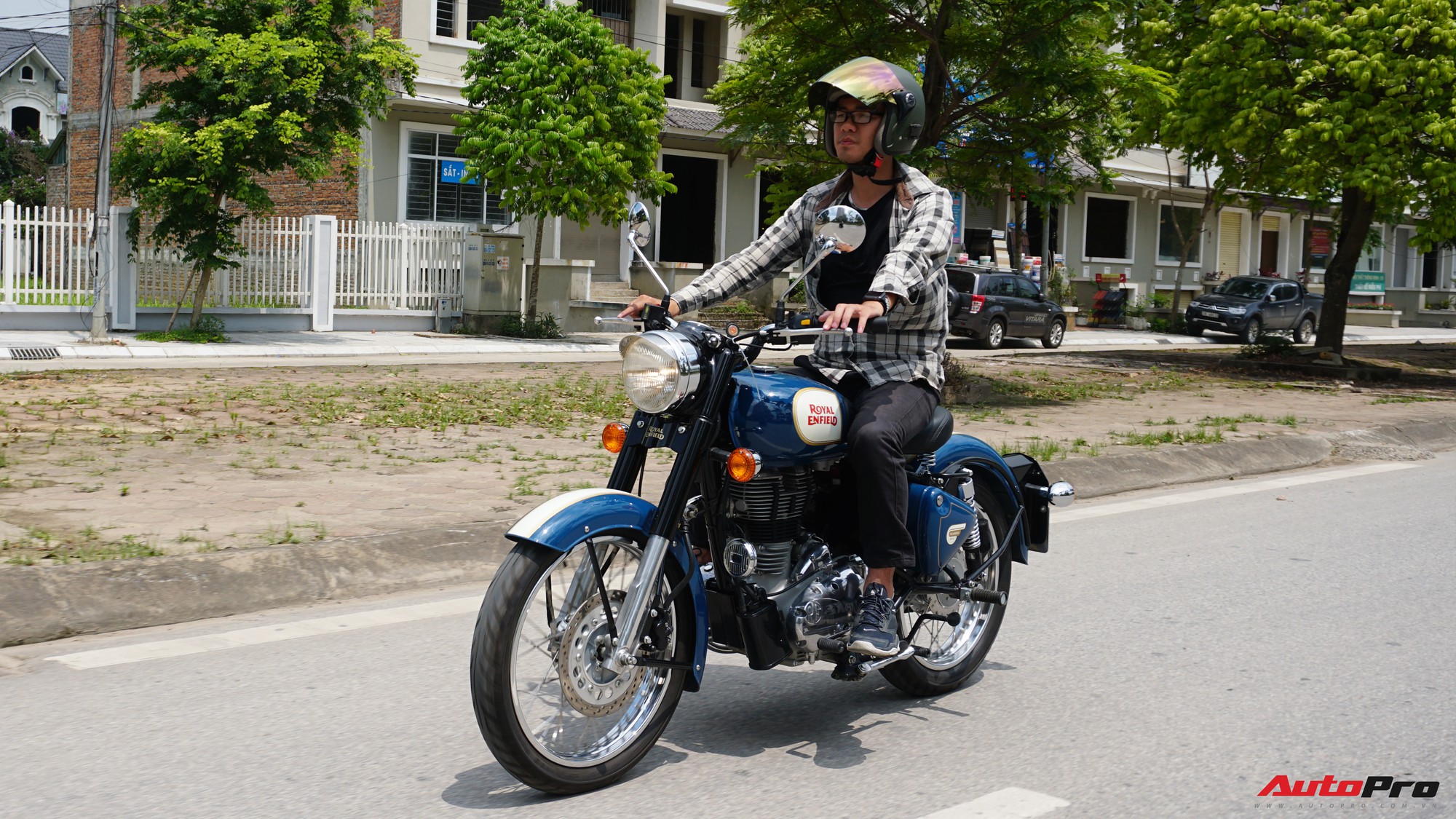 Mô tô và xe máy Các mẫu xe mới nhất tại Việt Nam  Royal Enfield