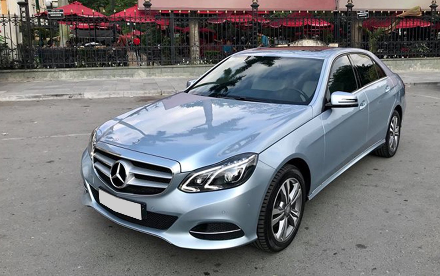 Mercedes-Benz E250 đi  được rao bán lại giá chỉ 1,46 tỷ đồng