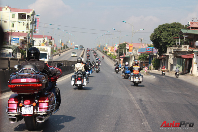 Hàng trăm chiếc Harley-Davidson đang tiến về Đà Nẵng tham dự đại hội 3 miền - Ảnh 7.