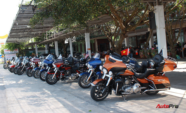 Nếm nắng, gió và mưa mau mùa hạ cùng hàng chục chiến mã Harley-Davidson trong hành trình về Đà Nẵng - Ảnh 9.