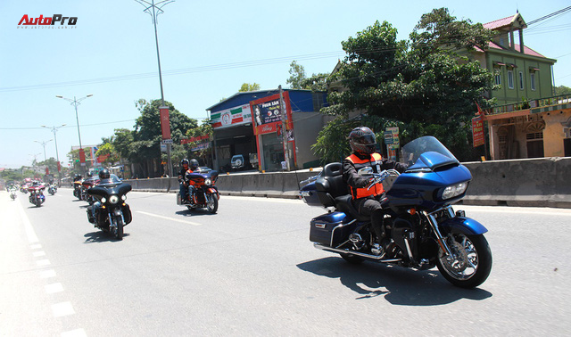 Nếm nắng, gió và mưa mau mùa hạ cùng hàng chục chiến mã Harley-Davidson trong hành trình về Đà Nẵng - Ảnh 7.