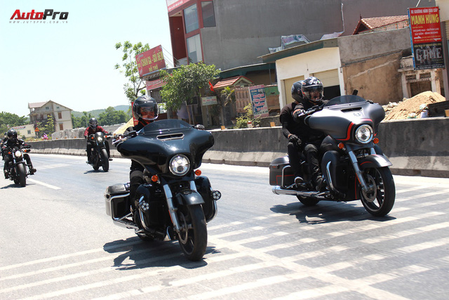 Nếm nắng, gió và mưa mau mùa hạ cùng hàng chục chiến mã Harley-Davidson trong hành trình về Đà Nẵng - Ảnh 6.