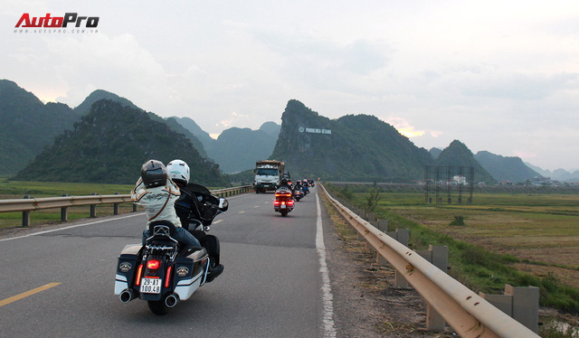 Nếm nắng, gió và mưa mau mùa hạ cùng hàng chục chiến mã Harley-Davidson trong hành trình về Đà Nẵng - Ảnh 14.