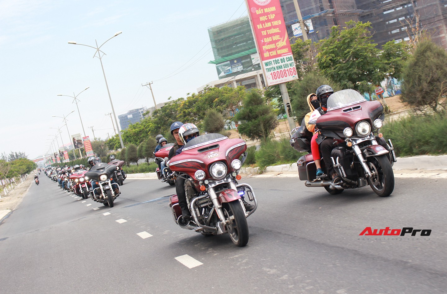 Gần 40 xe HarleyDavidson chinh phục đường mòn Hồ Chí Minh  Xe máy