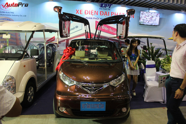 Thợ Việt đi quảng bá xe điện tự chế, dùng cửa cánh chim như Tesla và logo kiểu Toyota - Ảnh 3.