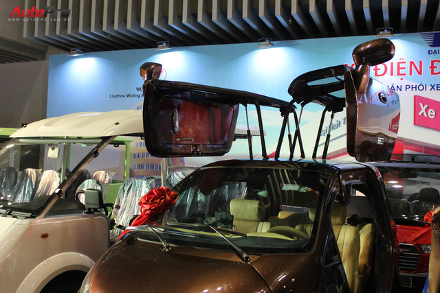 Thợ Việt đi quảng bá xe điện tự chế, dùng cửa cánh chim như Tesla và logo kiểu Toyota - Ảnh 4.